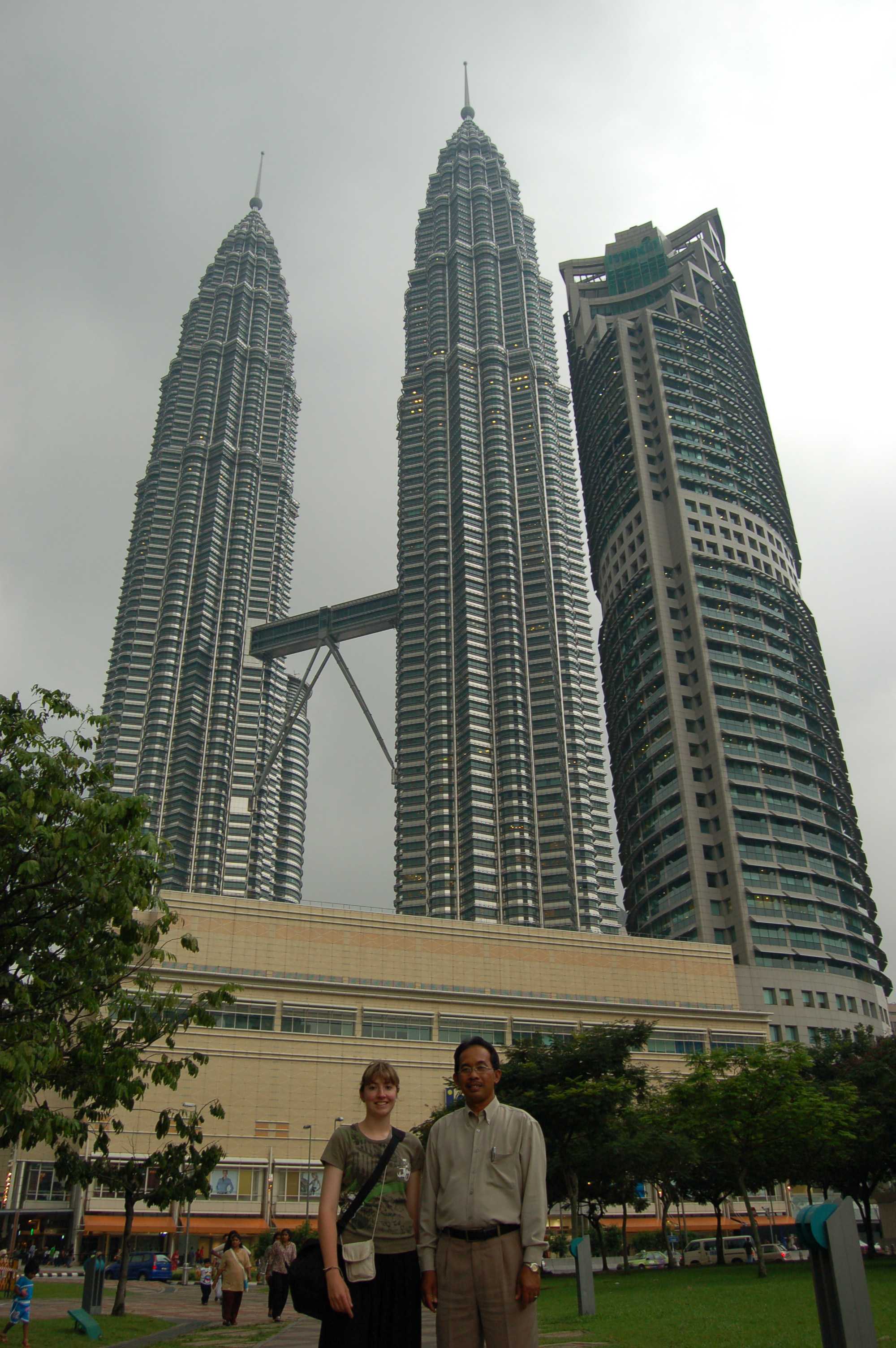 Kuala Lumpur Tours petronas Menara Petronas
